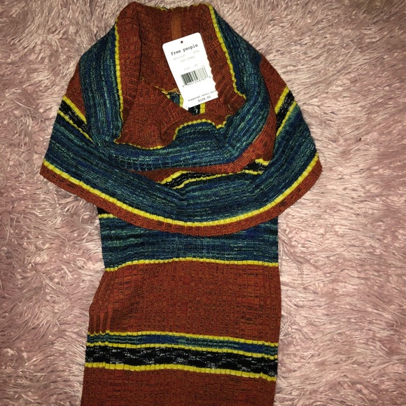 Free People Carly Cowl Off The Shoulder Top - Picture 4 of 4